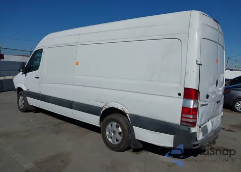 2010 Mercedes-Benz Sprinter Van 2500 High Roof из США, поврежденный, VIN WD3PE8CC8A5463412